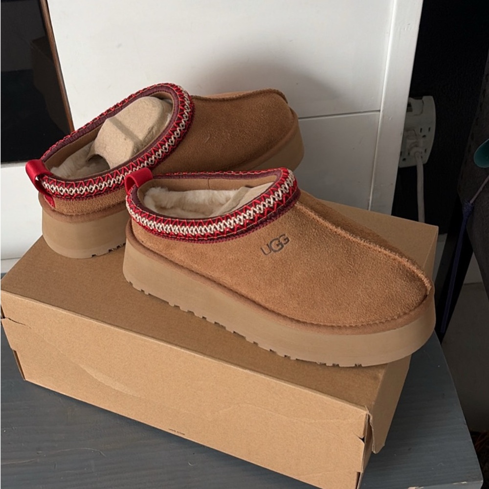 UGG Women's Chestnut Suede Mule with Red Trim